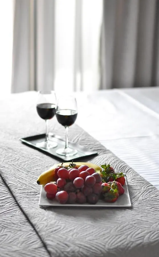 Cross Plaza Aparthotel Stavros