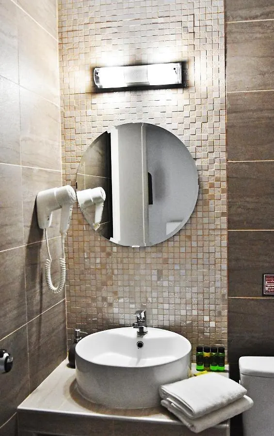 Cross Plaza Aparthotel Stavros