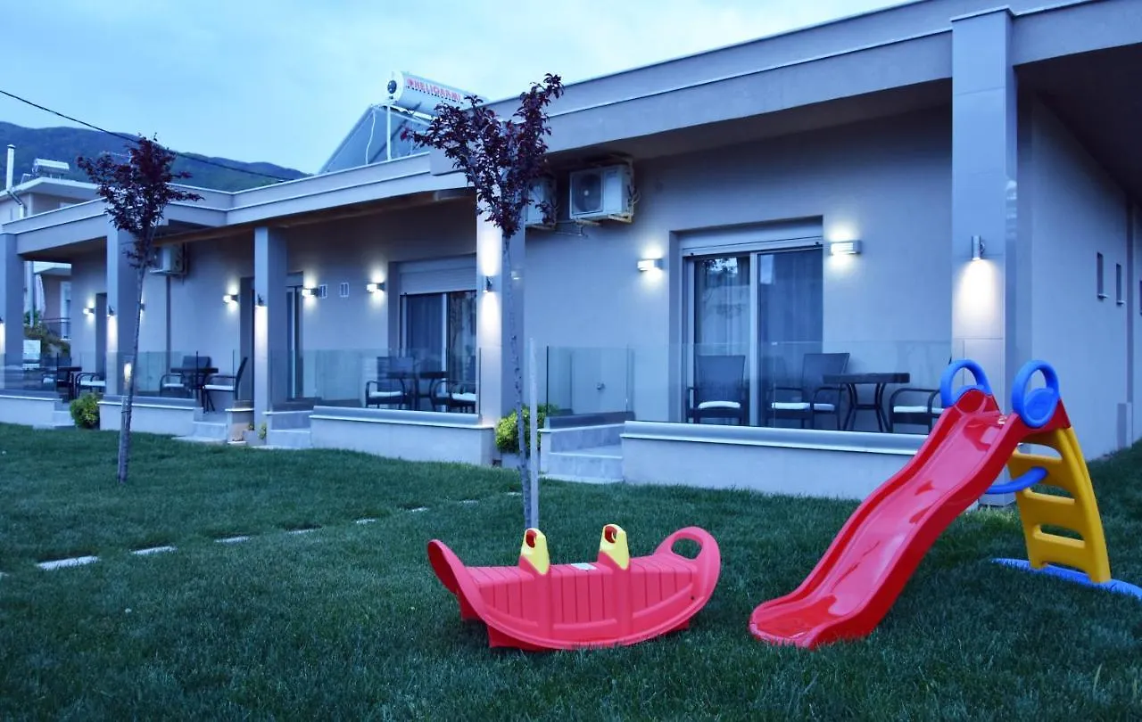 Cross Plaza Aparthotel Stavros