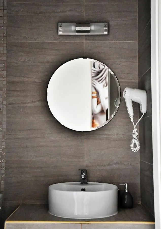 Cross Plaza Aparthotel Stavros