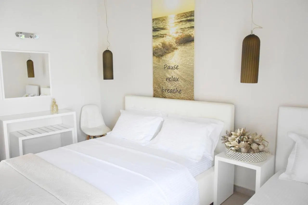 Cross Plaza Aparthotel Stavros