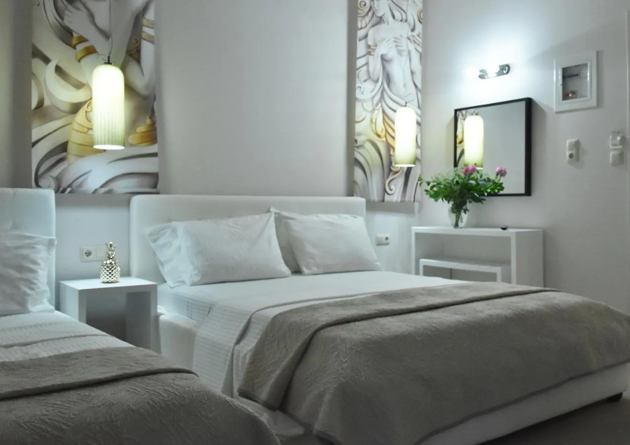 Cross Plaza Aparthotel Stavros
