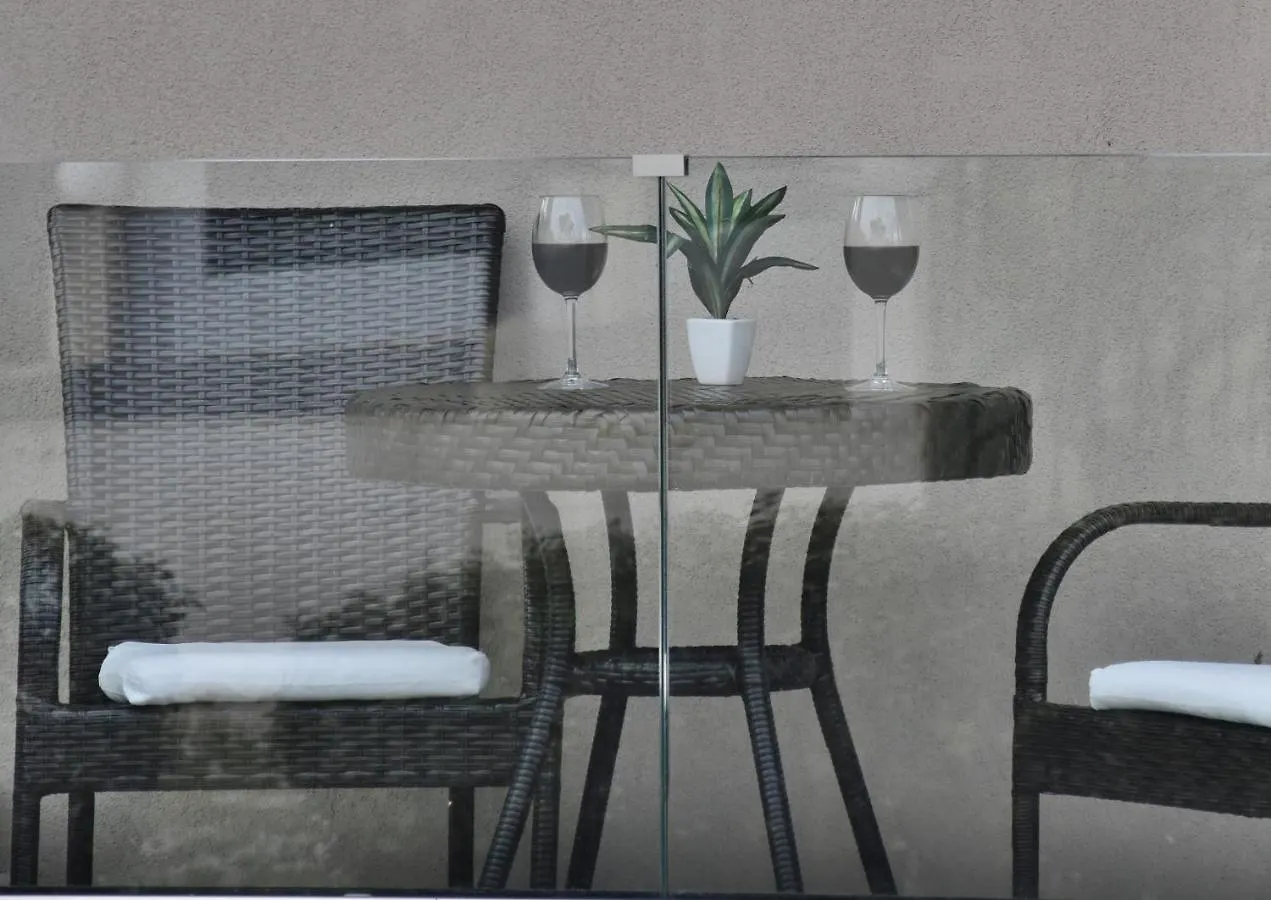 Cross Plaza Aparthotel Stavros  Stavros (Thessaloniki)