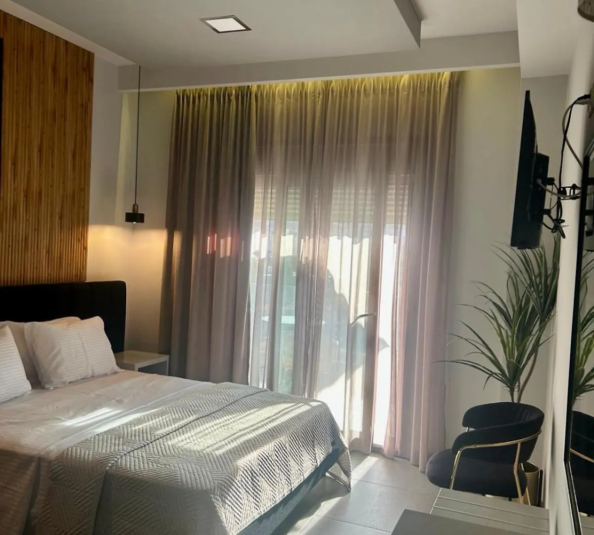 Cross Plaza Aparthotel Stavros