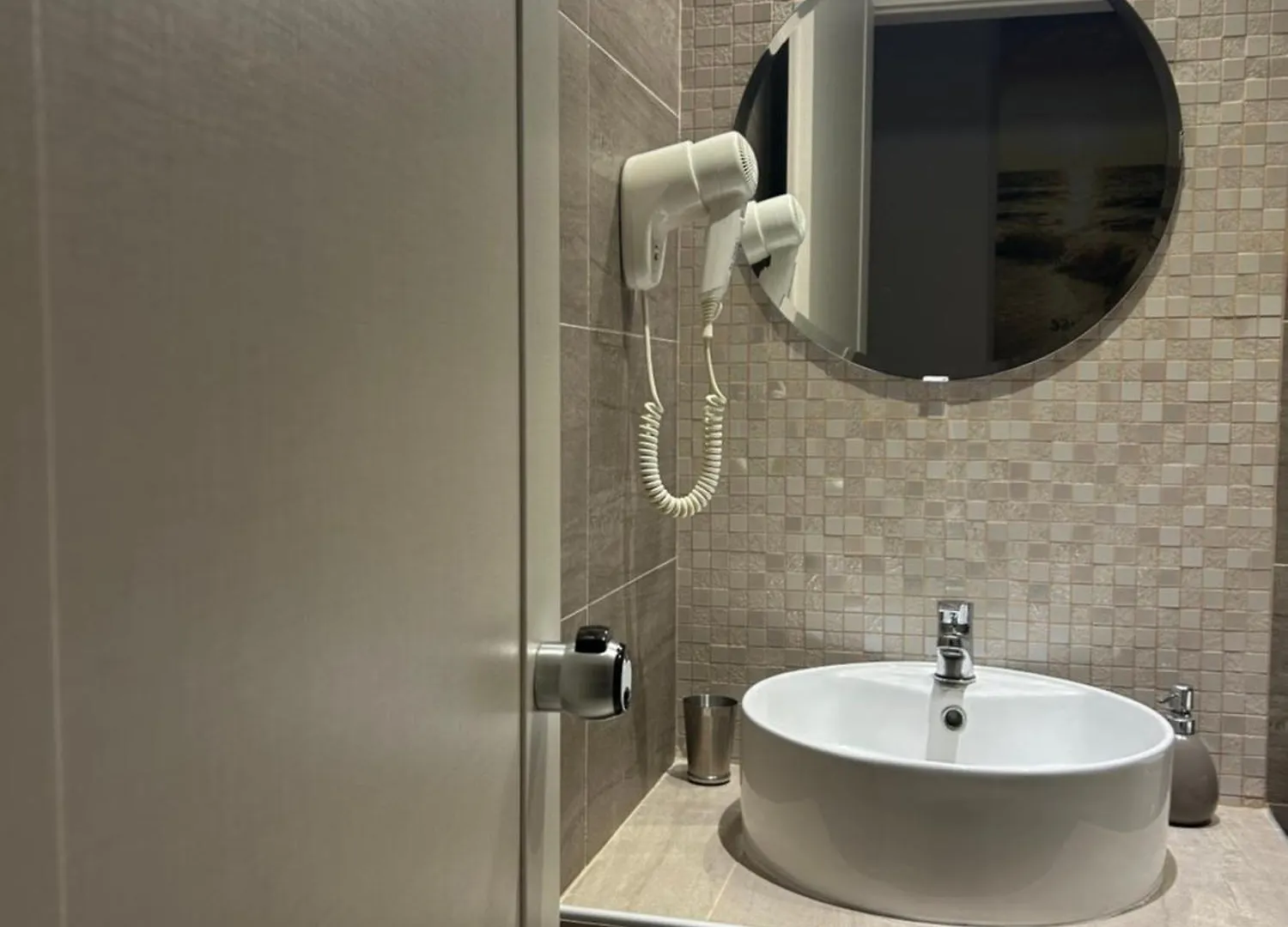 Cross Plaza Aparthotel Stavros