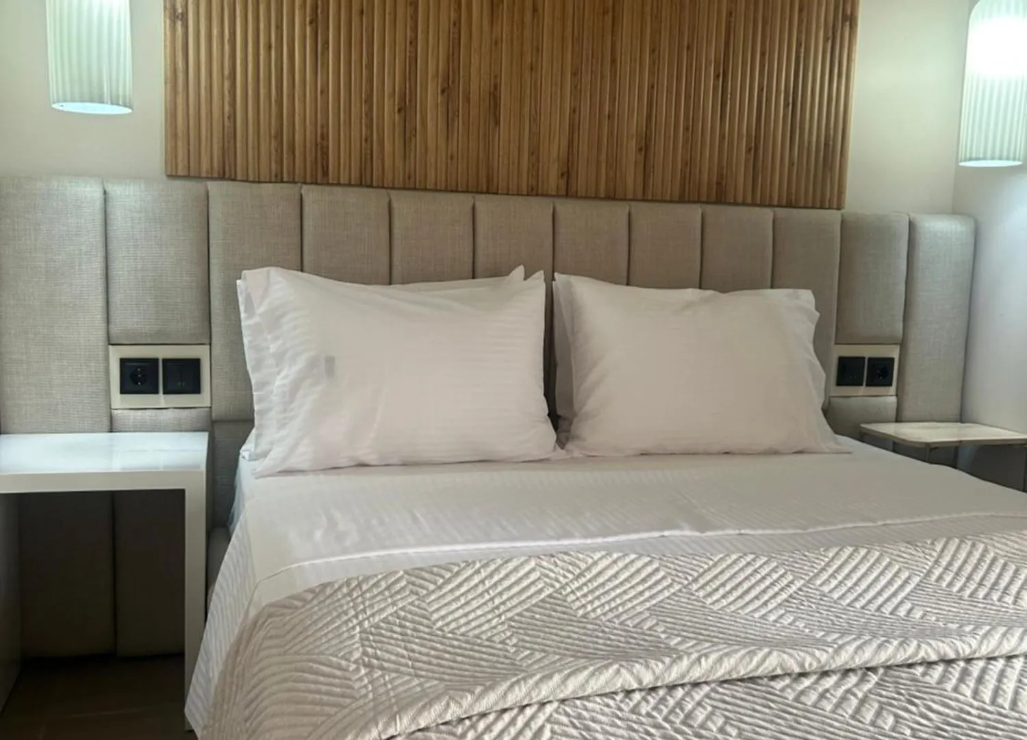 Cross Plaza Aparthotel Stavros  Stavros (Thessaloniki)